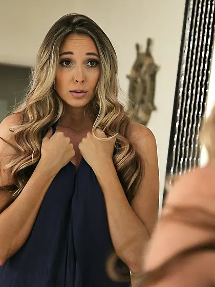 Adorable women with meaty asses and tits enjoy hot loving