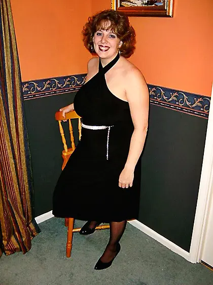 MILF Solo Curvy Claire from United Kingdom