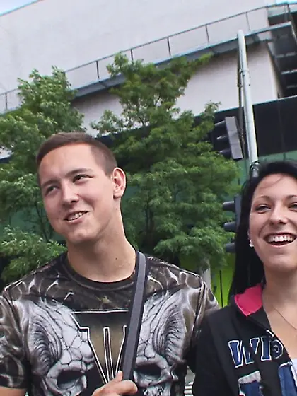 Couple seduces strangers swinger