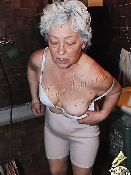 Amateur granny going wild