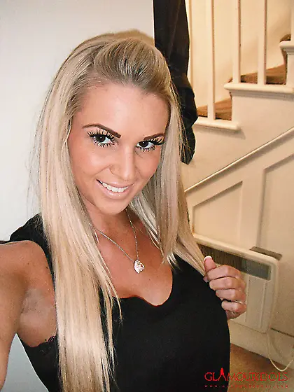 Banging blonde displays luscious