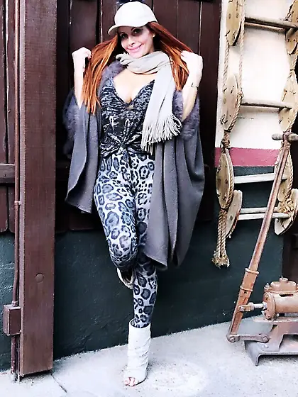 Phoebe Price Cleavage
