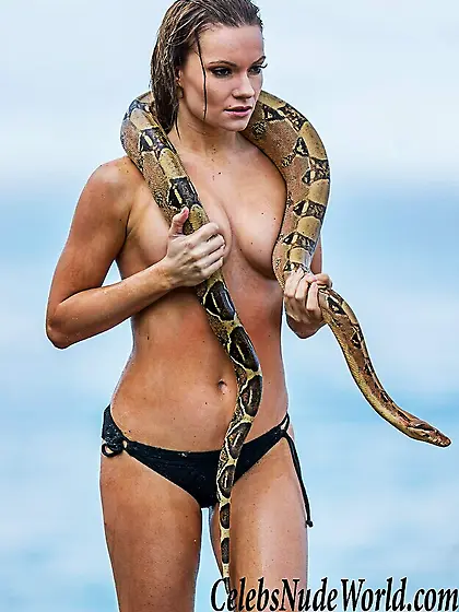 Caitlin O'Connor Naked Photo Session With a Snake