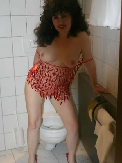 Cougar Striptease German Isabel from Europe