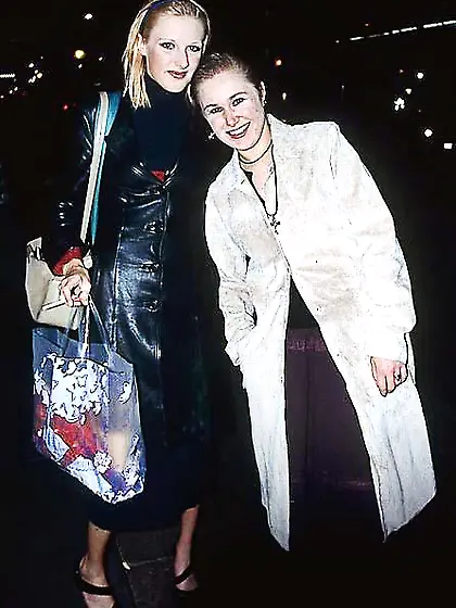 Blonde bonnie brunette anya