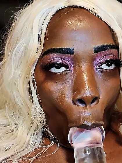 MochaSwallows' Xtreme Glass Dildo Orgasm