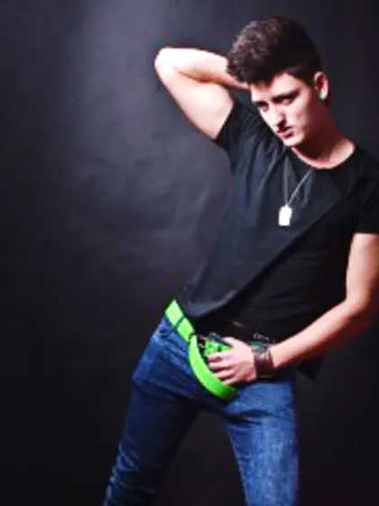 Brunette Young Man Kainetigger.