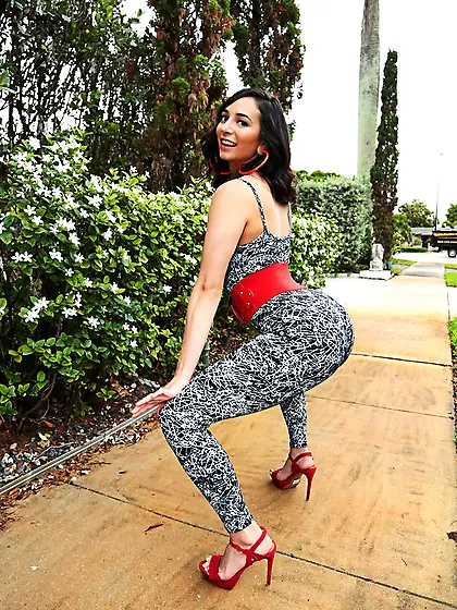 Young woman with sexy tushy gets in a car and has coition with d