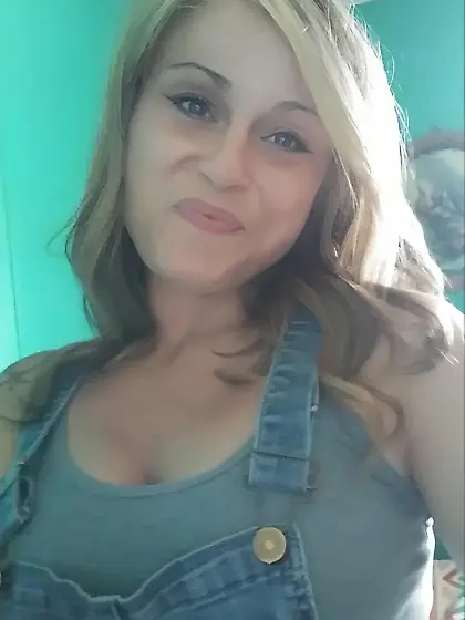 Christy had fun showing her tits for GGW