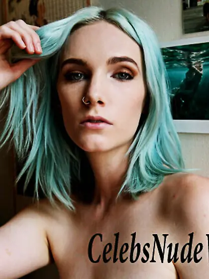 Daisy Hofstetter Topless Photos