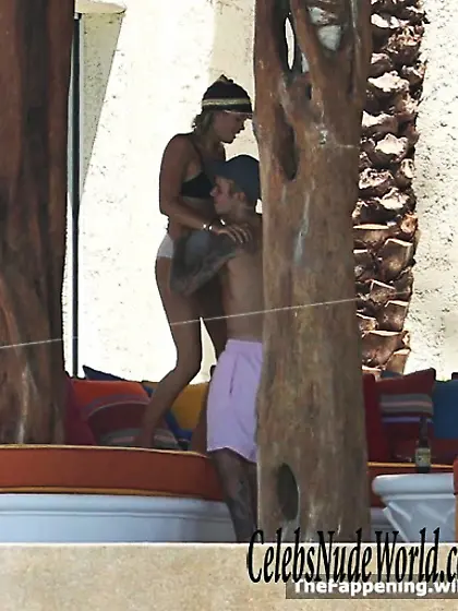 Justin Bieber & Sofia Richie Nude