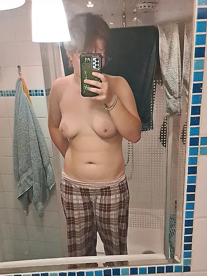 Hot teen tomboy emo Ronja Vennik (snap: ronja ven)