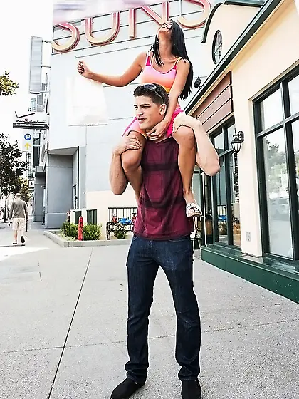 Handsome porn boy with a large cock wants to bang this stunning