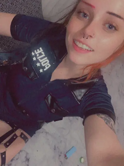 Tiny red headed bimbo named Angelica leaked