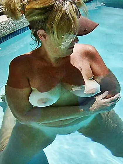 Nancy AZ Pool MILF