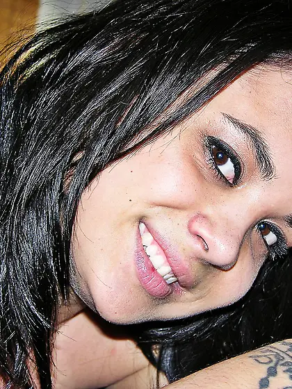 Zoey - 625 High-Res Pics - (1600x1200) - CLICK WEBSTE LINK