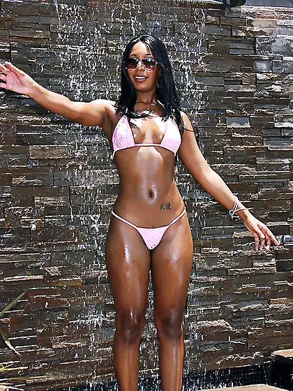 Ebony hotties Rane Revere and Codi Bryant showing their jugs and