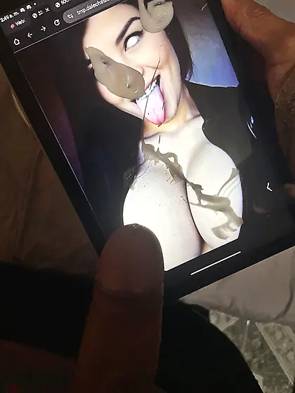 Lechazo pajaso a puta tetona