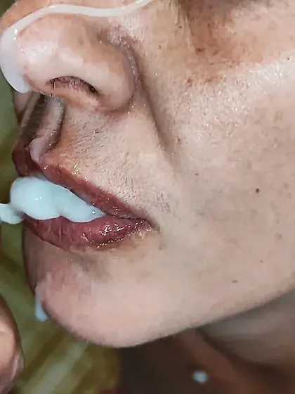 Housewife gives a Sloppy Blowjob