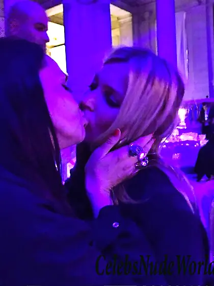 Kate Moss & Beatrice Dalle Sexy