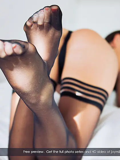 Hottie Eva Strauss presents her fine body in stockings and gets