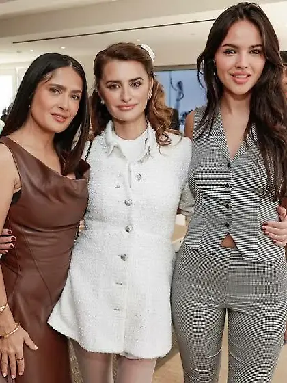 Salma Hayek,  Penélope Cruz,  Eiza González