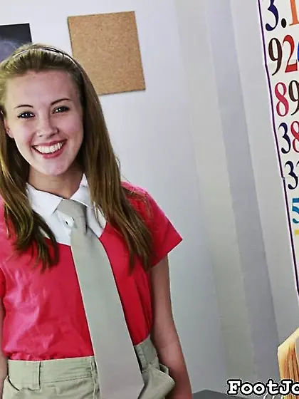 Teachers pet puts pantyhose