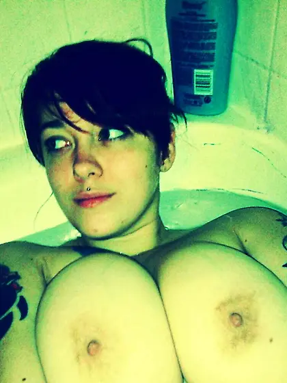 Sexy Babe with nice Tits