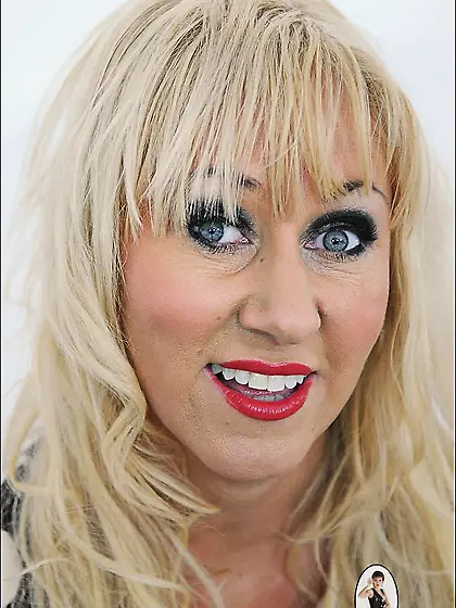 Lady Sonia takes her little black thongs off and gets her muff n