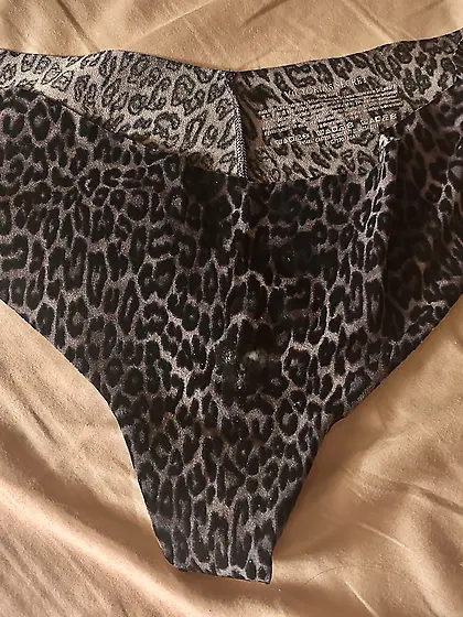 Cumming on Big Sis’s panties