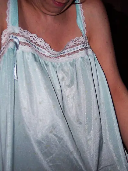 MILF Moon Aynjl from United States