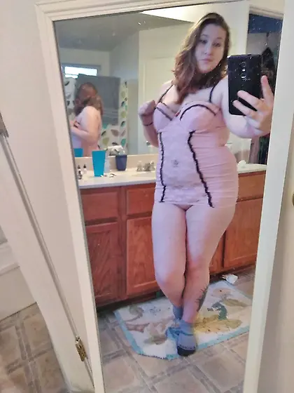 Daddy’s lil girl obeying daddy