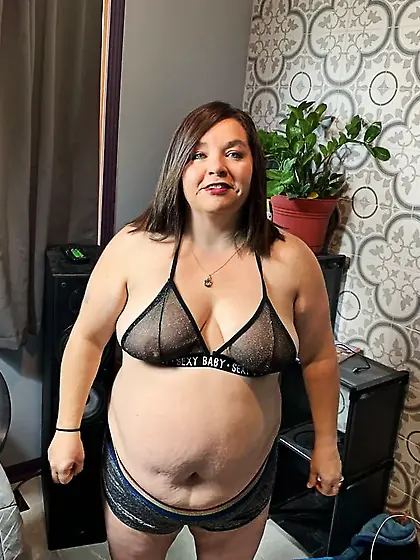 Sexy BBW Stripping Before Sucking Dick