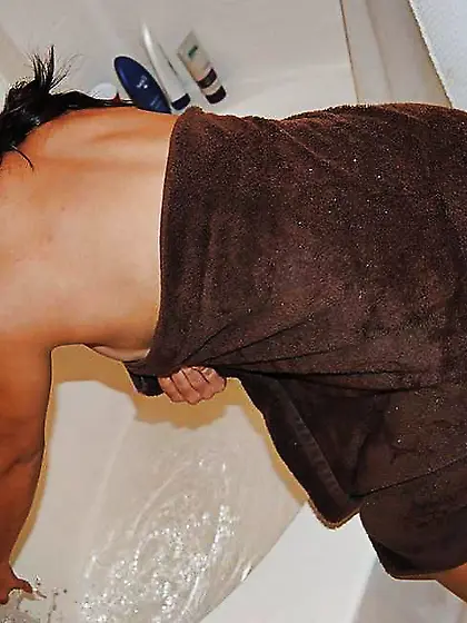Pakistani uni dame in shower