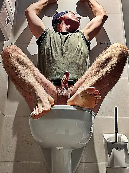 Andy Gymnast toilet rest stop lust 69