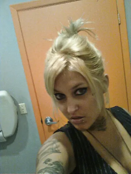 HOTTEST FRIENDS ON FACEBOOK