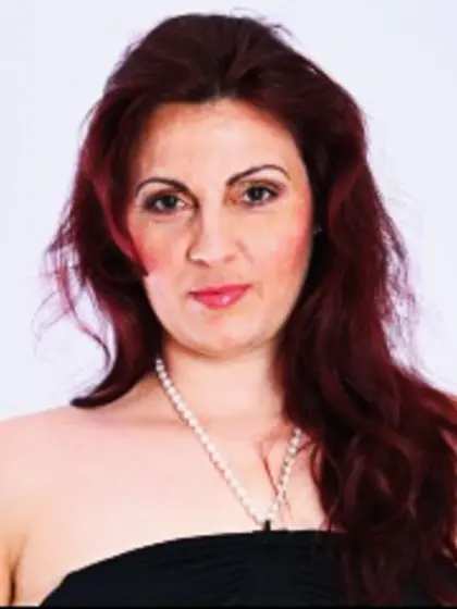 Redhead aicha perform anal