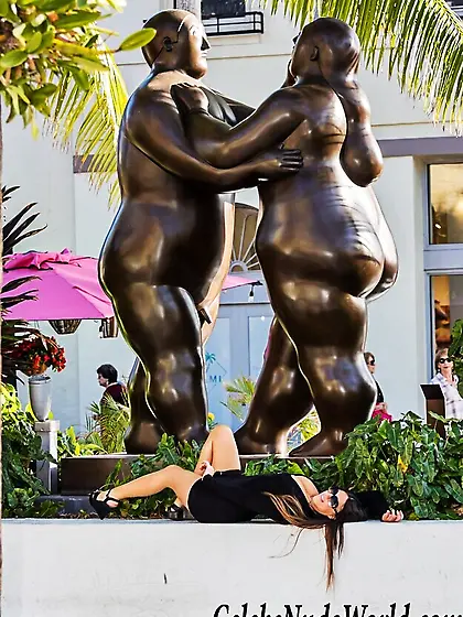 Claudia Romani Cleavage