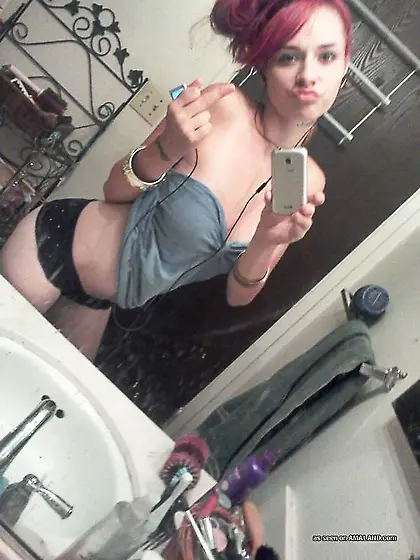 Redhead flips shows beautiful