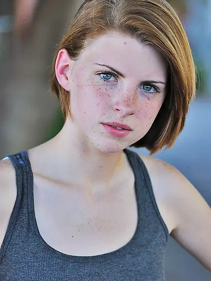 Aubrey Belle gets off her cute blue jeans and shows her nasty pu