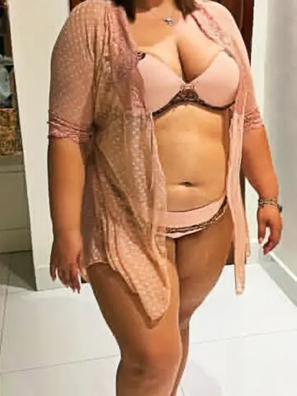 Curvy doll