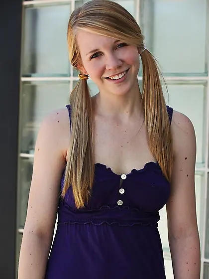 Cute blonde babe Taylor True shows off her fine teen curves outd