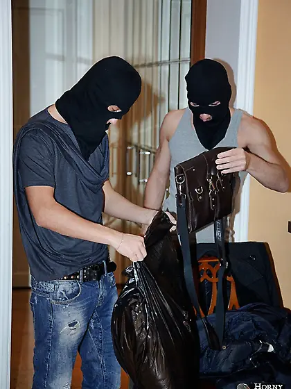 Horny robbers find beauty with small breasts and decide to bang