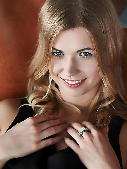 Striptease for stress relief for babe is to sit in chair with na