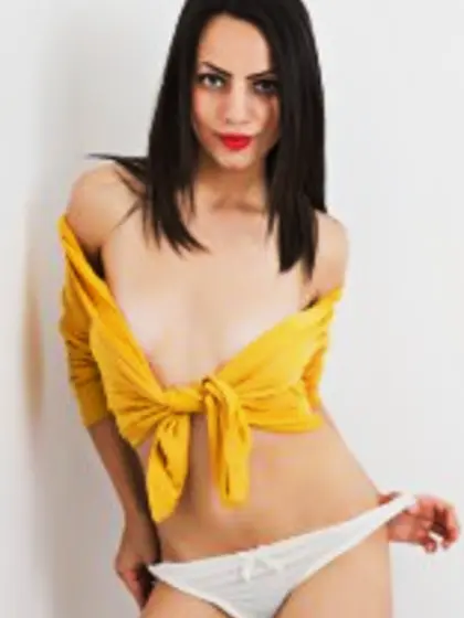 Brunette Teen Renatasmith Close Up.