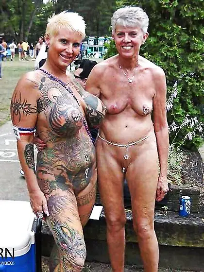 Super-Fucking-Hot tatooed Mature Mega-Slut