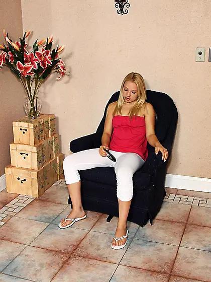 Sexy blonde teen Alyssa Branch is packing her shaved pussy with