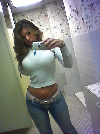 Latin gal photos two(two)