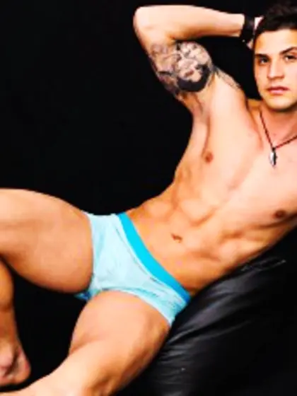 24 yo brunette Danny.