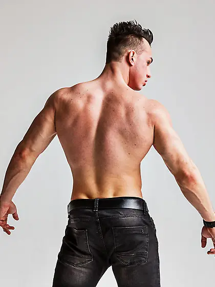 White man MaxCrain like to oil and snapshot